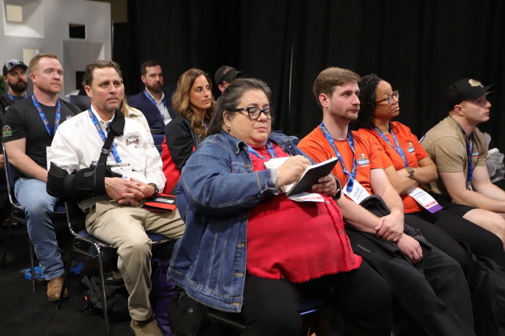 Industry professionals at an HPBExpo session